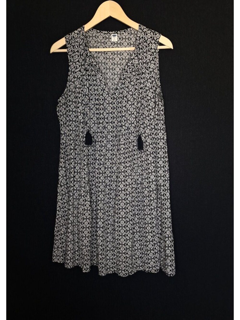💙 Old Navy Sleeveless Black & White Floral Tassel Tie Shift Dress Size L Flowy